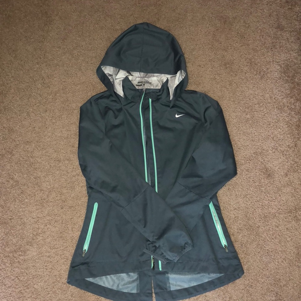 Nike wind breaker